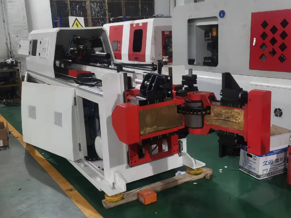 SB25RE一CNC旋转机头弯管机